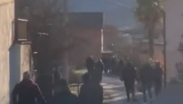 Ljubuški: Nepoznate osobe pucale iz kalašnjikova