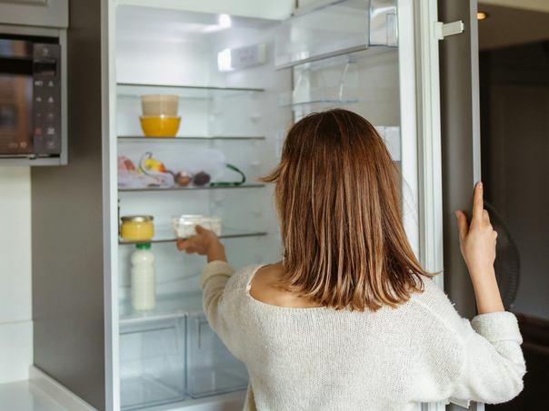 Ljudi masovno stavljaju novčić u zamrzivač prije odlaska na odmor