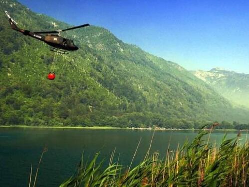 Lociran helikopter u Jablaničkom jezeru, nastavlja se izvlačenje