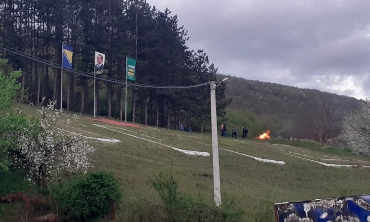 Logorskom vatrom u Goraždu obilježen dolazak prvomajskih praznika