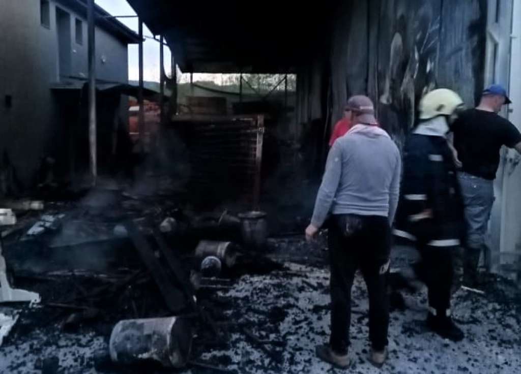 Lokalizovan požar u pogonu 'Stolarije Stjepić', nije bilo povrijeđenih