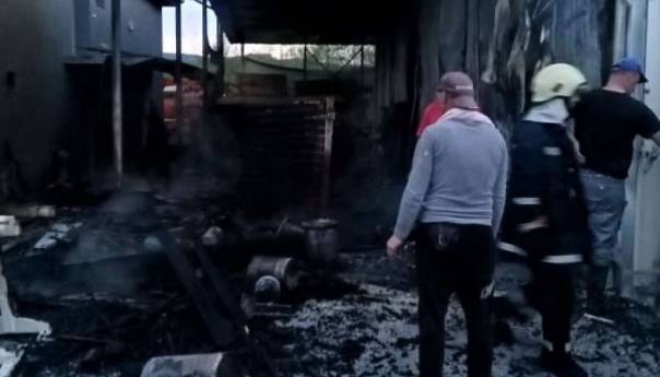 Lokalizovan požar u pogonu 'Stolarije Stjepić', nije bilo povrijeđenih