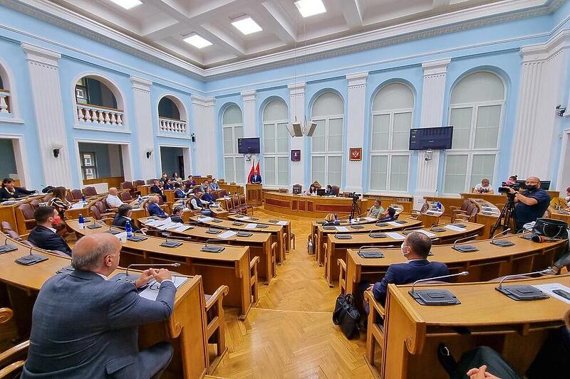 Lokalna Skupština podržala inicijativu za vraćanje Cetinjskog manastira Crnogorskoj crkvi