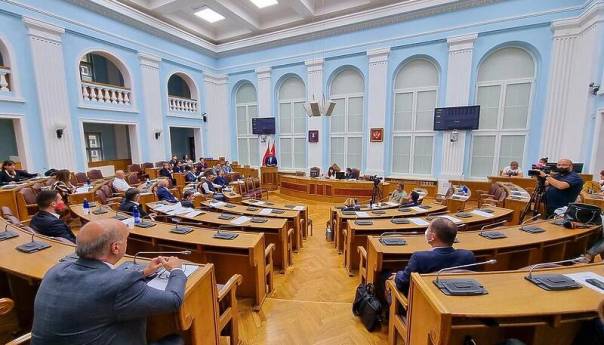Lokalna Skupština podržala inicijativu za vraćanje Cetinjskog manastira Crnogorskoj crkvi