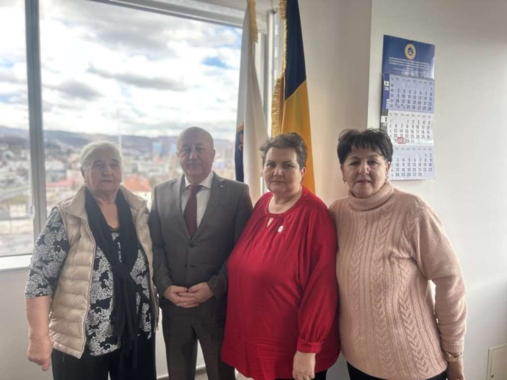 Lokmić sa predstavnicama udruženja 'Majke Srebrenice' i 'Žene Podrinja'