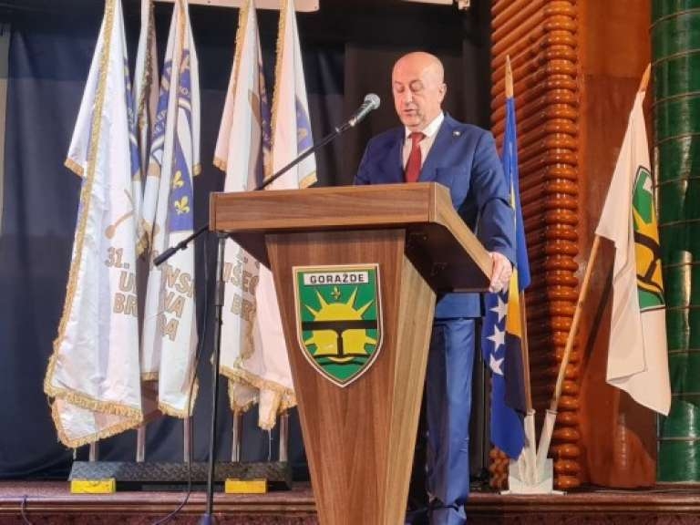 Lokmić: Zlatni ljiljani trajni simbol hrabrosti, časti i borbe za slobodu BiH