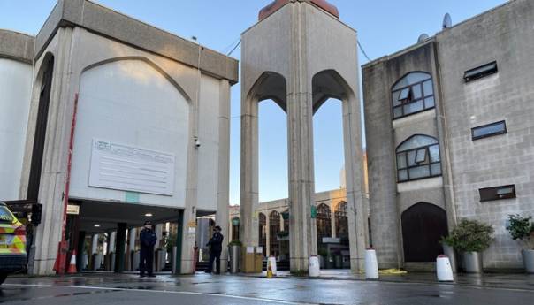 London: U džamiji izboden čovjek, napadač uhapšen