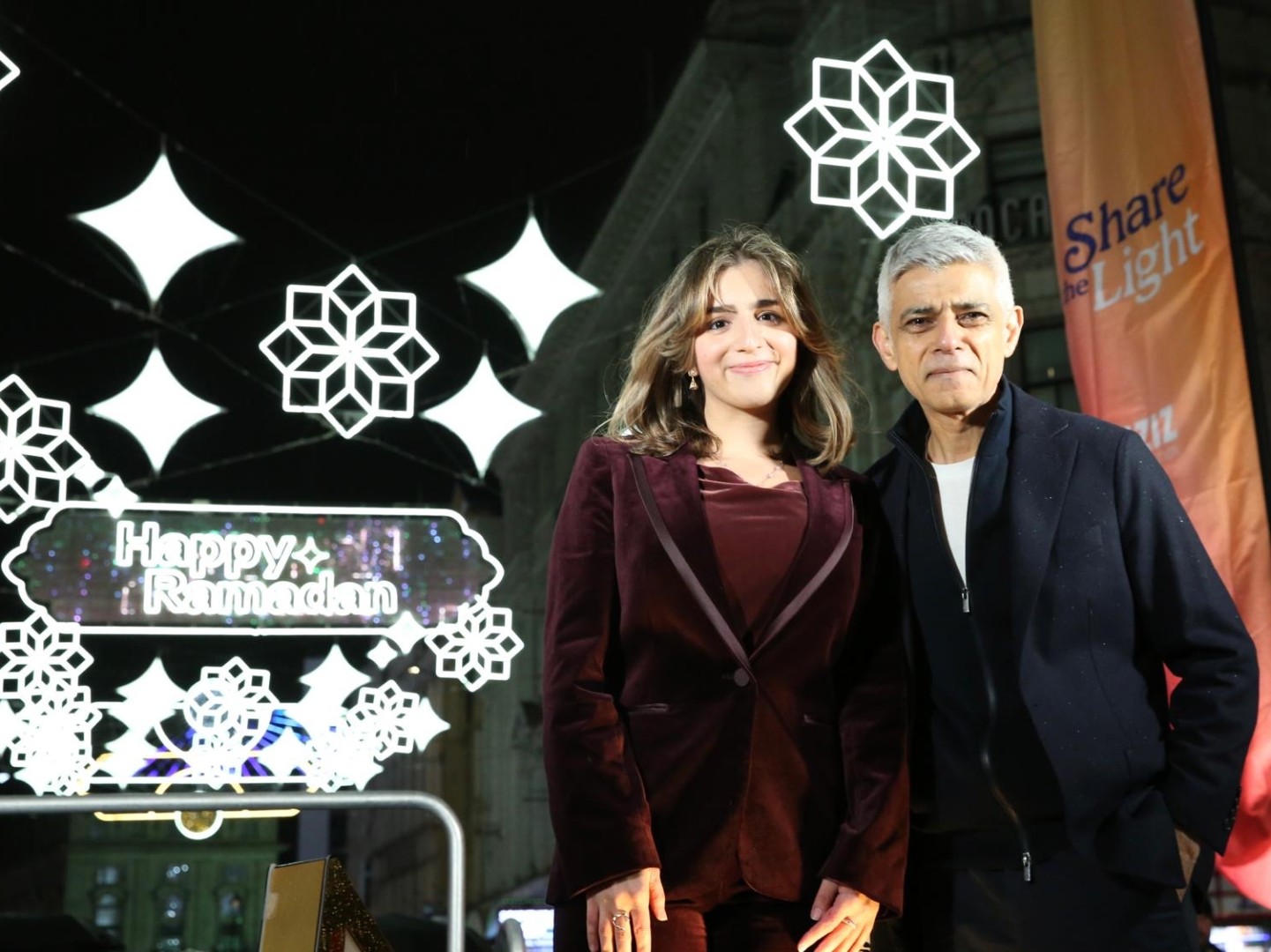 Londonski West End osvijetljen uoči ramazana, Khan pozvao na jedinstvo
