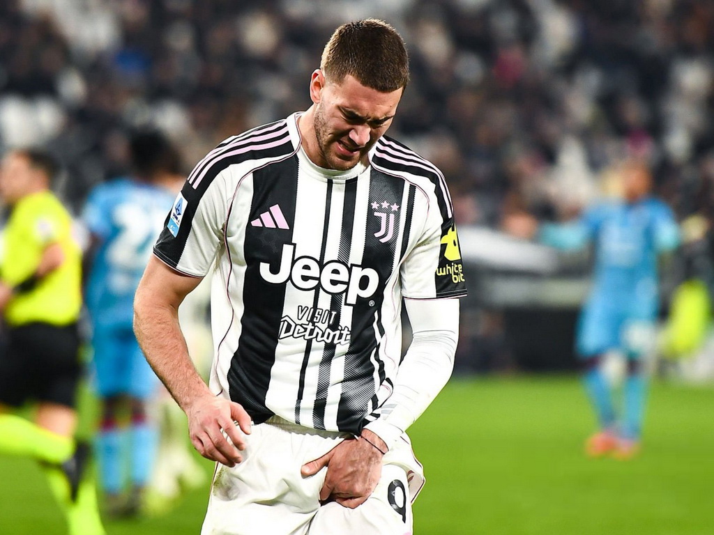 Loše vijesti za Vlahovića i Juventus: Poznato koliko ga nema na terenu