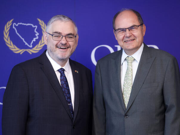 Louis J. Crishock imenovan za Schmidtovog zamjenika i supervizora za Brčko