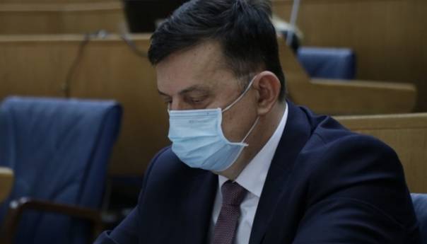Lovrinović pitao Tegeltiju da li će smijeniti Cikotića