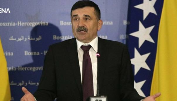 Lovrinović: Tražili smo da se provjeri tender za zgradu UIO-a