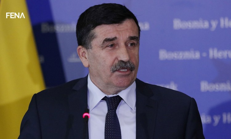 Lovrinović zadovoljan uspostavljanjem Komisije za saradnju s NATO-om
