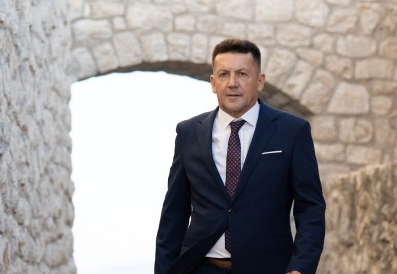 Lučić: Kladionice treba ukinuti, ne plaćaju porez i izazivaju bolest