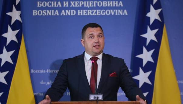 Lučić osudio skrnavljenje Crkve Blagoveštenja Presvete Bogorodice