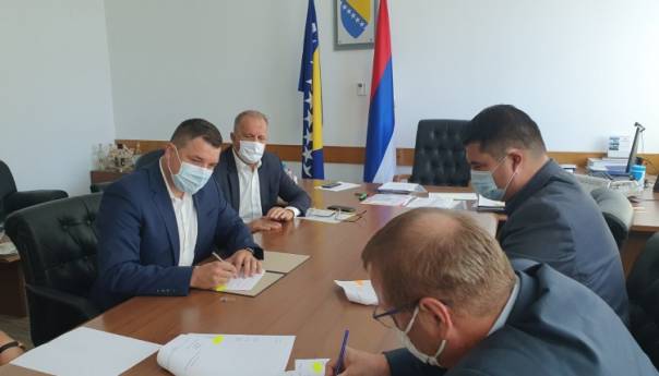 Lučić potpisao memorandum o zapošljavanju Roma