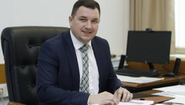 Lučić: Žena je nezamjenjiv oslonac u očuvanju porodice i stub društva