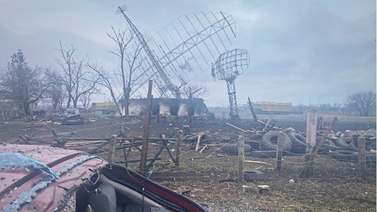 Lučki grad Maripolje pod napadom