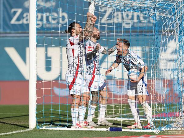 Ludi derbi u Zagrebu: Dinamo ostao s devetoricom, Hajduk do boda u nadoknadi!