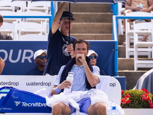 Ludilo godine i nestvarna meč lopta: Šokirani Medvedev sve porazbijao!