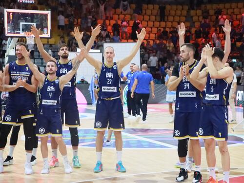 Ludnica u Limassolu: Zmajevi i Fanaticosi proslavili veliku pobjedu!