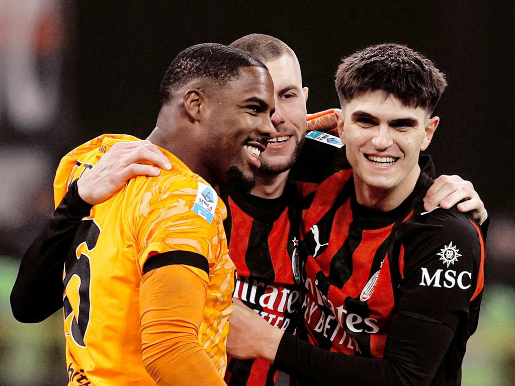 Ludnica u nadoknadi, crveni karton i VAR: Milan na vrhu Serie A!