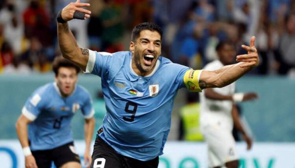 Luis Suarez potpisao novi ugovor, pa otišao proslaviti s Messijem trofej SP