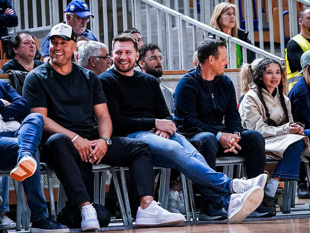 Luka Dončić gleda Bosnu u Ljubljani