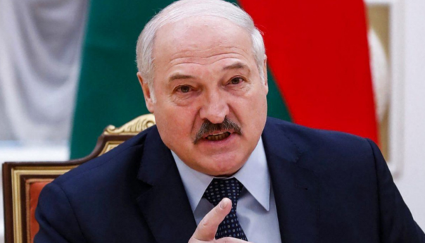 Lukašenko optužio Zapad da utiče na eskalaciju u Poljskoj: