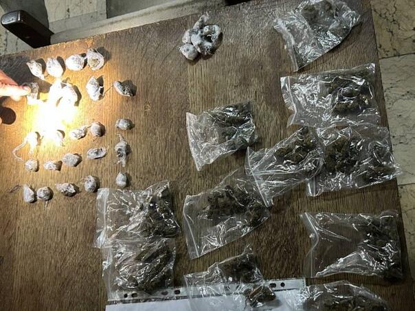 Lukavac: Oduzeta veća količina droge od 21-godišnjaka