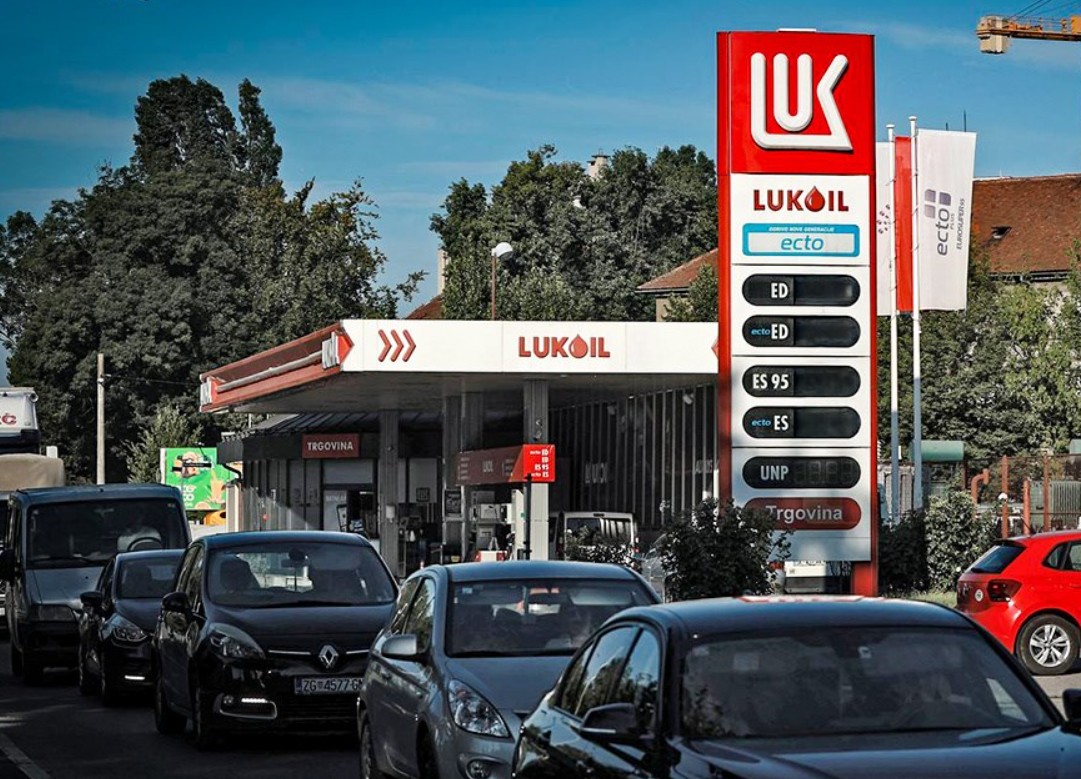 Lukoil prodaje svu svoju imovinu izvan Rusije