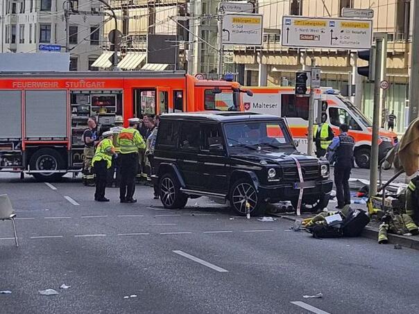 Mercedesom se zabio u ljude u Stuttgartu