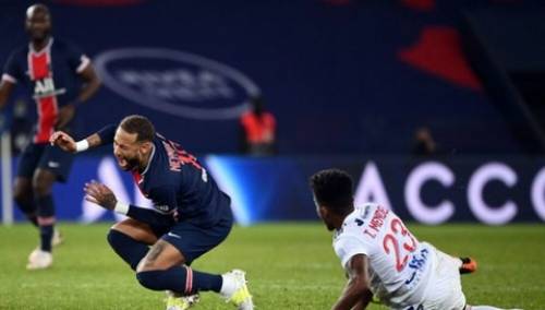 Lyon trijumfirao kod PSG-a nakon 13 godina, Neymar iznesen na nosilima