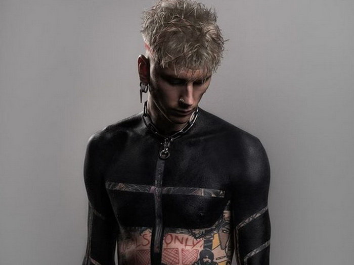Machine Gun Kelly šokirao novom tetovažom