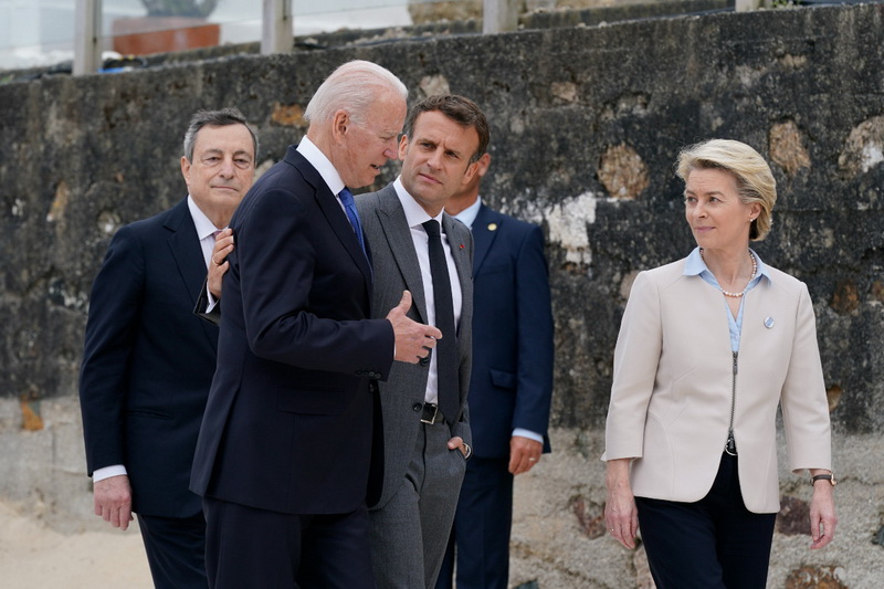 Macron: Amerika se vratila s Bidenom