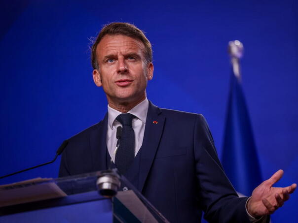 Macron: Evropa mora da se pripremi da uzvrati Americi