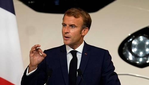 Macron: Evropa mora izgraditi vlastite vojne kapacitete