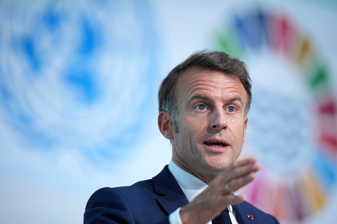 Macron najavio zabranu društvenih mreža za mlađe od 15 godina