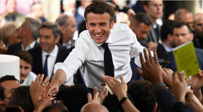 Macron nakon debate učvrstio vodstvo pred Le Pen