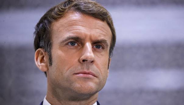 Macron: Narod Izraela sretan je što ima Lapida kao novog premijera
