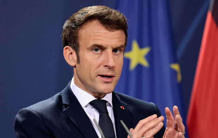 Macron: Nemamo dokaza da se ruska vojska povlači