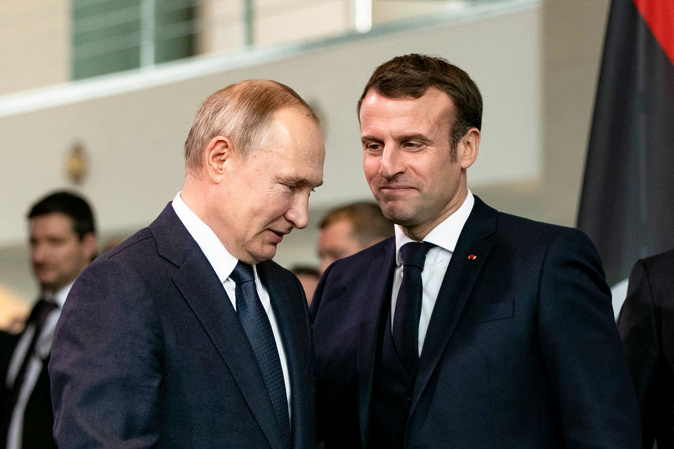 Macron poručio Putinu da nastoji izbjeći rat i izgraditi povjerenje