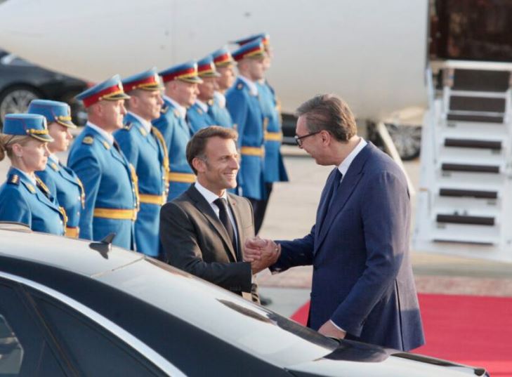 Macron stigao u Srbiju, Vučić poručio: Živjelo prijateljstvo Srbije i Francuske