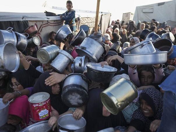 Macron traži hitnu i obilnu humanitarnu pomoć za Gazu