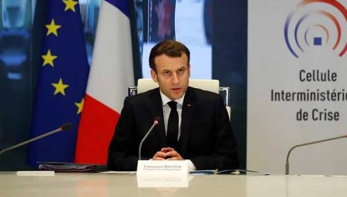Macronu skočila popularnost