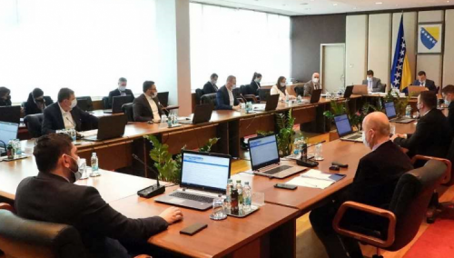 Mađarska donirala BiH 200.000 zaštitnih maski i 10.000 zaštitnih odjela