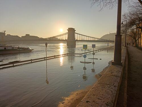 Mađarska: Dunav se izlio u Budimpešti