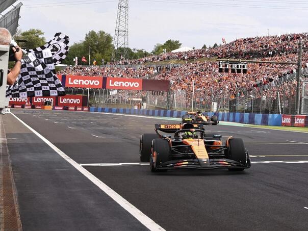 Lando Norris slavio u utrci Formule 1 za Veliku nagradu Mađarske