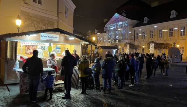 Mađarska zatvara stadione, pozorišta, bazene preko zime zbog visokih cijena energenata