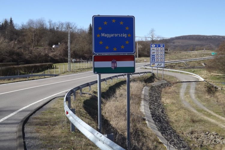 Mađarska zatvorila granice za strane državljane